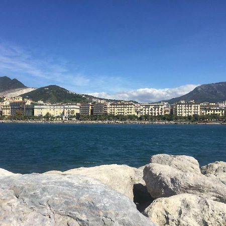 B&B Di Mare E D'Azzurro Salerno Kültér fotó