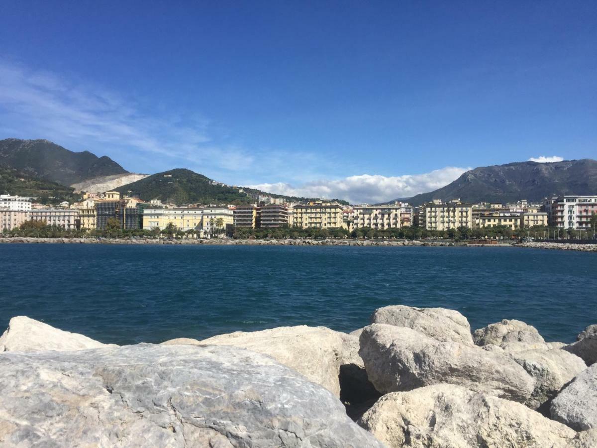 B&B Di Mare E D'Azzurro Salerno Kültér fotó